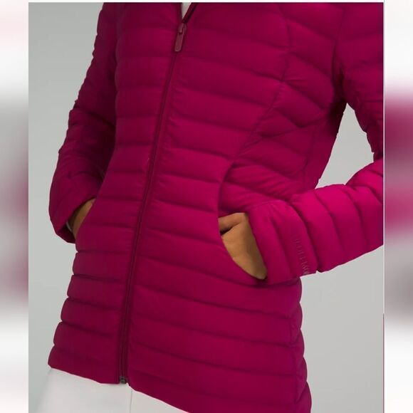 Lululemon Pack It Down Puffer Jacket in Pomegranate with carry bag - Picture 6 of 16